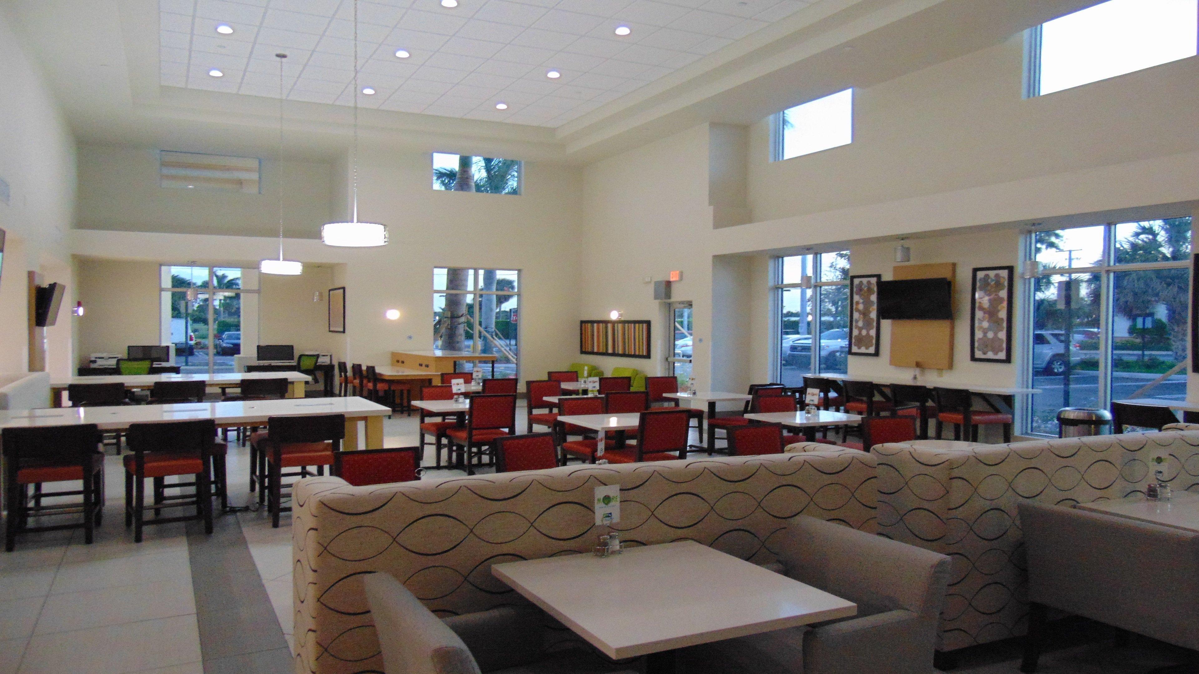 Holiday Inn Express & Suites Boynton Beach West By Ihg Dış mekan fotoğraf