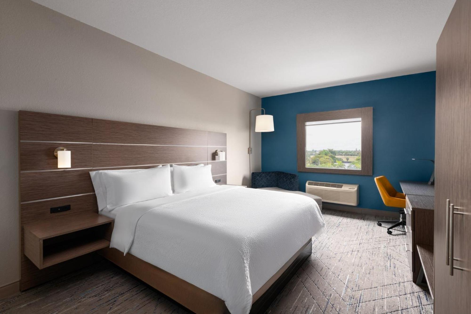 Holiday Inn Express & Suites Boynton Beach West By Ihg Dış mekan fotoğraf